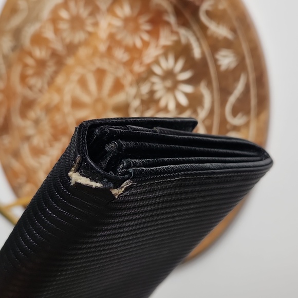 Bvlgari Long Snap Wallet - GUC - Picture 12 of 16